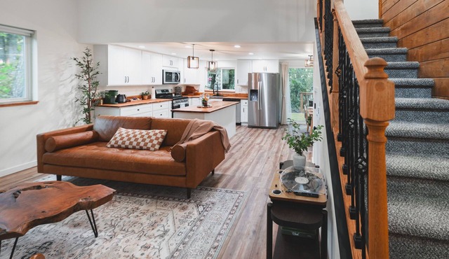 Green Cabin - Hot tub, EV, Fire Pit, Hammock