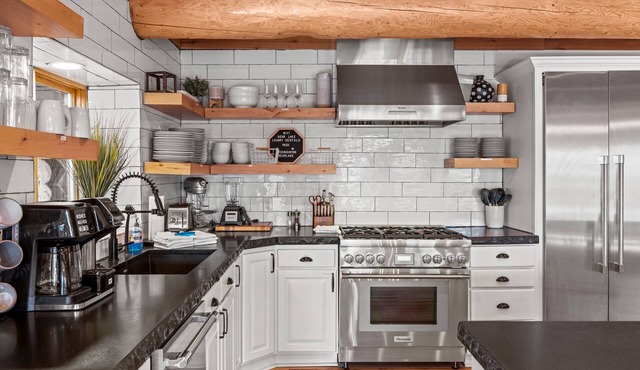Green Canyon Chalet (Sleeps 40) by Bear Lake Luxury Rentals