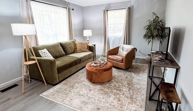 Green Cottage/Explore Trails, Ride Bikes & Golf!