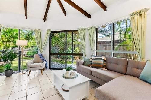 Green Cottage Trinity Beach I Pet friendly I BBQ