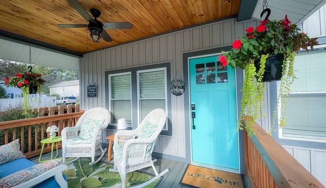 Green Door Cottage | Charming Mid-Term Near Downtown Asheville