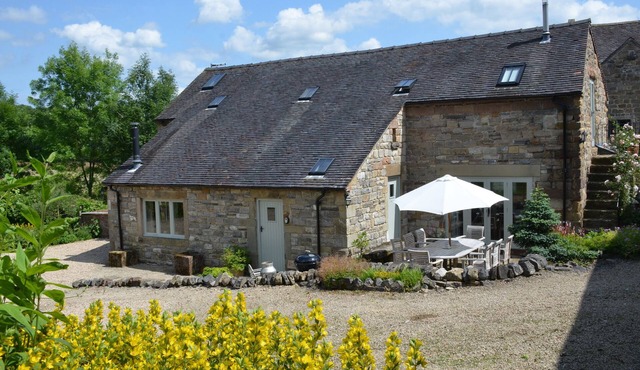 GREEN FARM STABLES, family friendly, with open fire in Hognaston