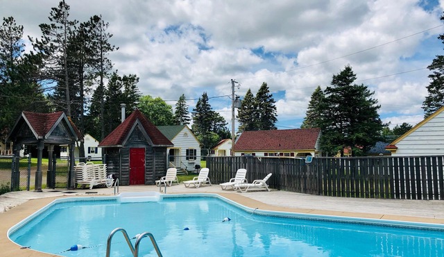 Green Gables Bungalow Court