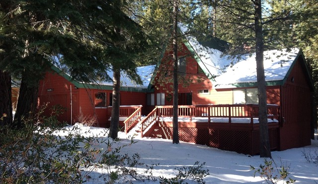Green Gables Mountain Lodge - Wood Burning Fireplace - Sleeps 8-12 Ping Pong