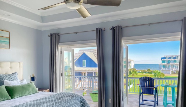 Green Goddess...Elevator, Golf Cart, and Gorgeous Ocean View!