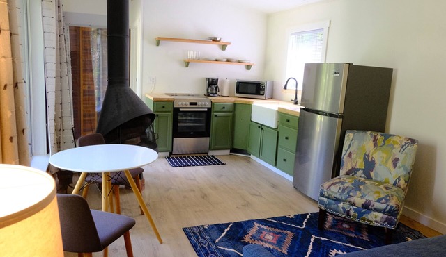 Green Hill at Rainier Lodge - 0.4 miles