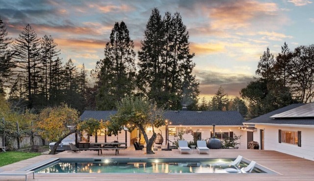 Green Hill Retreat w/Pool, Hot Tub, Orchard & BBQ