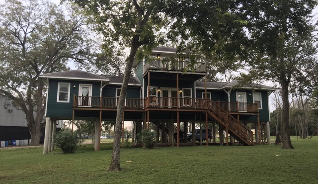 Green House on the River, Walk to Gruene Hall!