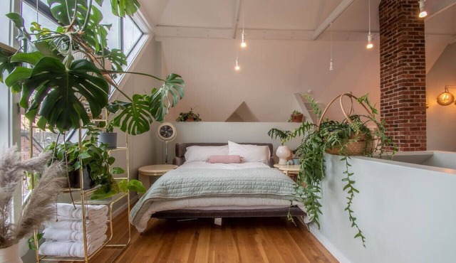 Green Lake Oasis with Loft + Outdoor Fireplace