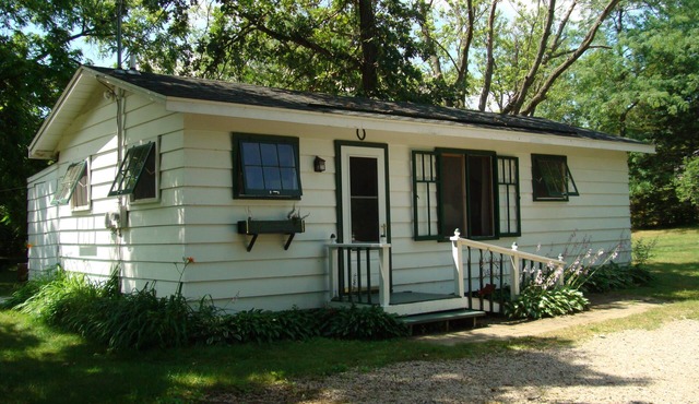 Green Lake, WI. Little House. Handsome Private Vacation Cottage