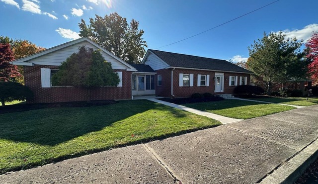 Green Lane Getaway with Game Room