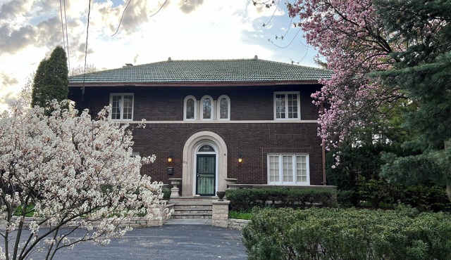 Green Magnolia House - Spacious 5-bedroom house close to Navy Base