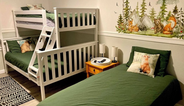 Green Mountains Cozy Stylish Cottage - HIDDEN GEM: Lake, Hiking, Fishing, Skiing
