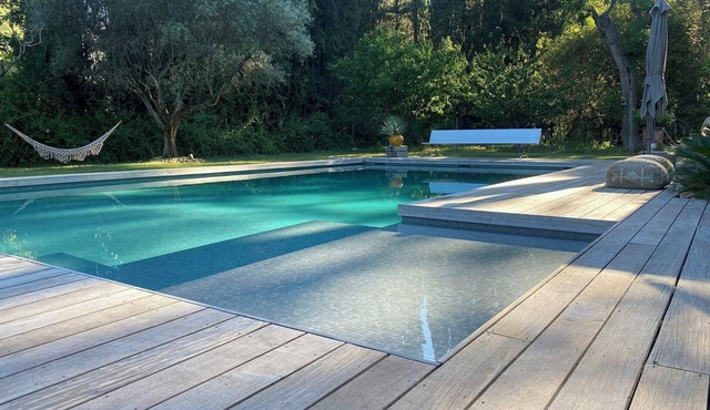 Green oasis with pool in Montpellier