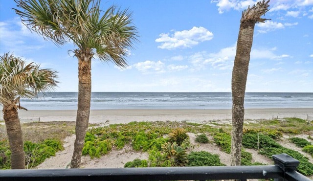 Green Palms Oceanfront 2 Bed Townhouse