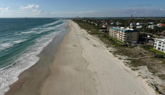 Green Palms Oceanfront 2 Bed Townhouse