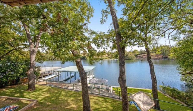 Green River Lodge - Lake LBJ