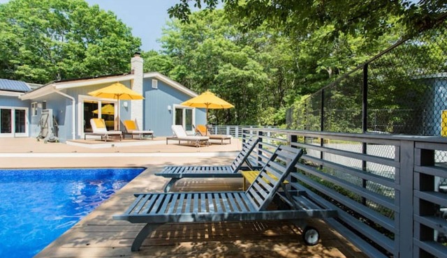 Green solar tennis compound - 2 stylish dwellings