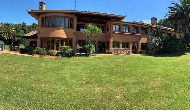 Green Suite at Basque Palace