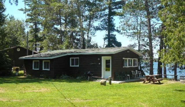 Green Tree Getaway on Blockhouse Lake