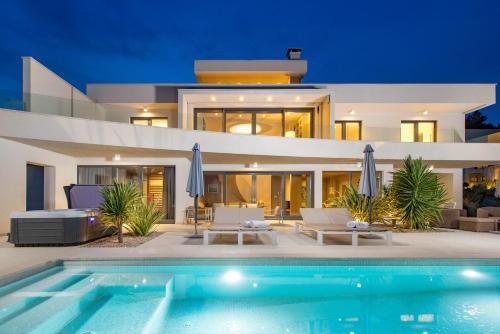 Green Tree Villas