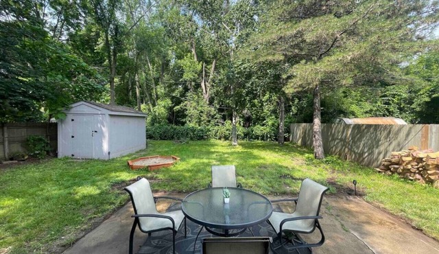 Greenlawn Clean/Cozy Ranch Home in Commerce