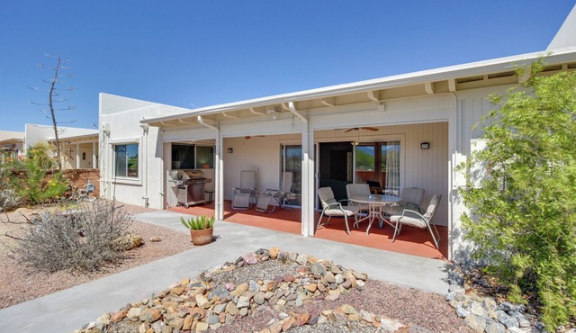 Green Valley Abode w/Pool Access & Mtn Views