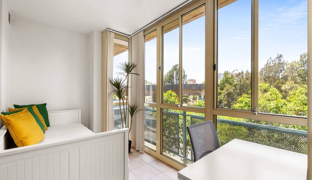 Green Views & Great Location: Inner-City 1-Bed