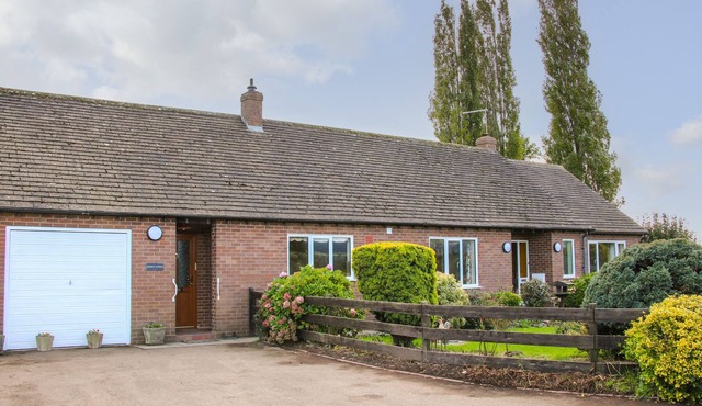 GREENACRES, pet friendly, with a garden in Woofferton