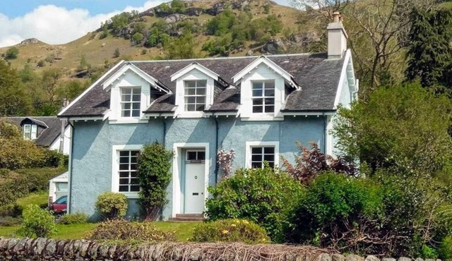 Greenbank, Lochgoilhead. Spacious Victorian house large garden mesmerizing view.