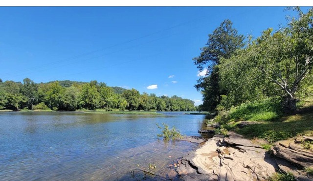 Greenbrier River Home With River Frontage