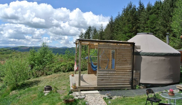 Greener Glamping Mountain Yurt North Wales - Sleeps 4 - Pet and Child Friendly