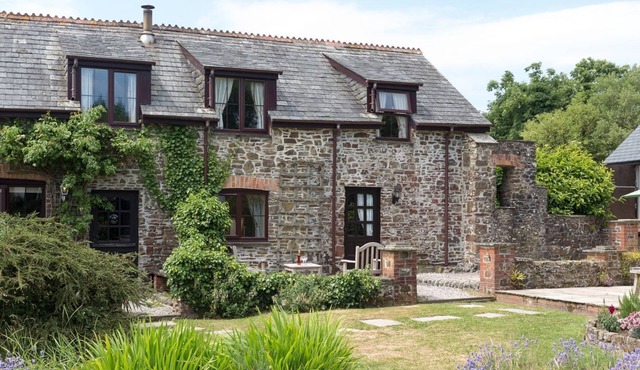 GREENFINCH, pet friendly, character holiday cottage in Bradworthy