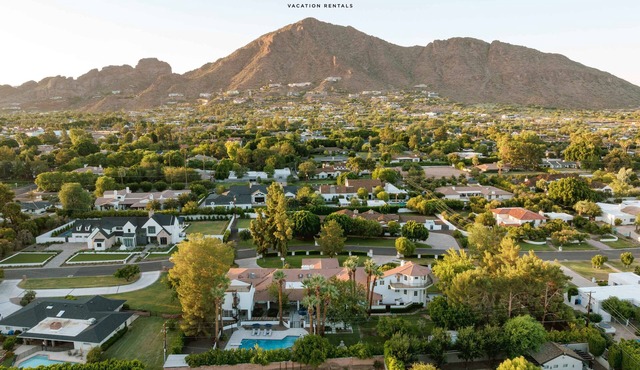 Greenhaven by LuxeKey | 1.5 Acre Sprawling Estate w/Fenced Pool & Mountain Views