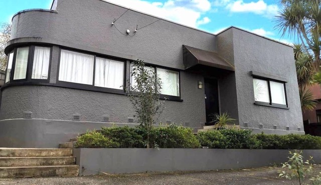 Greenlane entire big house up to 11 guests