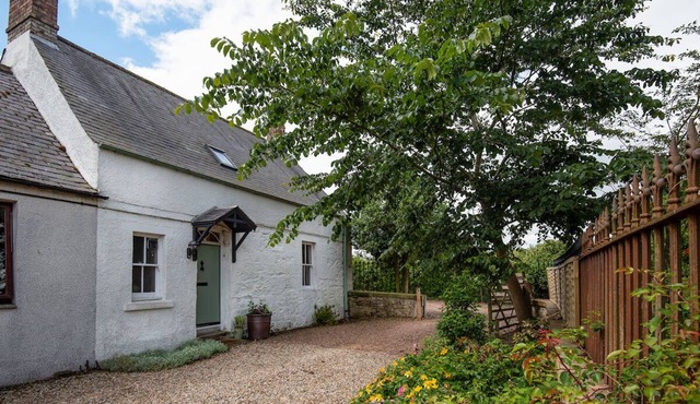 Greenloaning, delightful Pet Friendly Cottage In the beautiful Scottish Borders