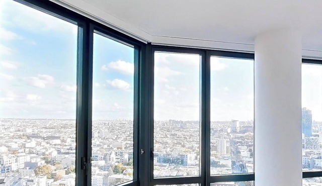 Greenpoint Luxury High Rise with Terrace