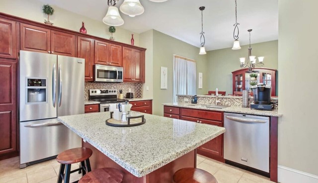 Greenridge Getaway:Near Universities & Attractions