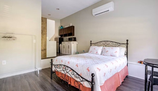 Greensboro Area-Cozy Beach Themed studio in lovely Country Setting