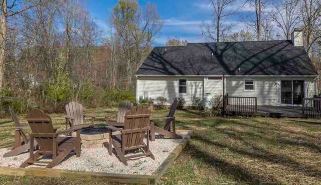 Greensboro Getaway:Hot Tub/K Bed/Hammock/Firepit