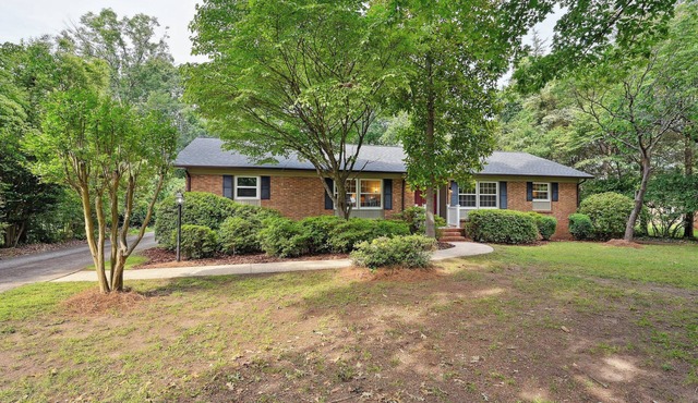 Greensboro Golf Getaway - 9 Mi to Downtown!