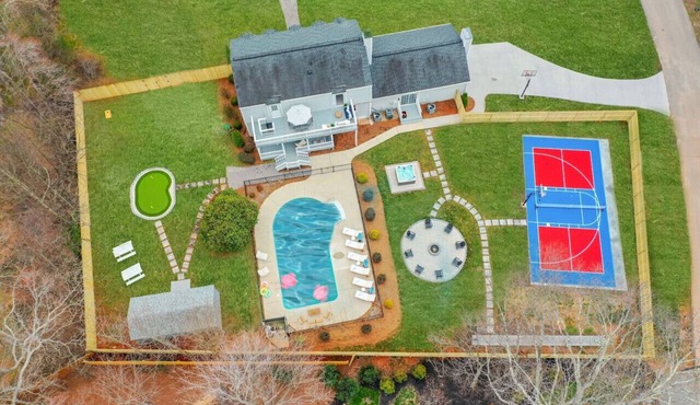 Greensboro Villa with Pool, Hot Tub and Sports