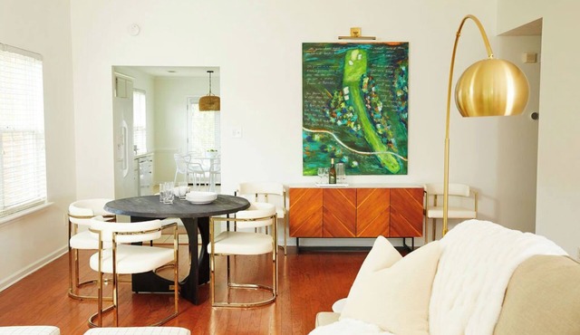 Greenside Getaway | Pet Friendly with Yard, Firepit, WiFi & Netflix