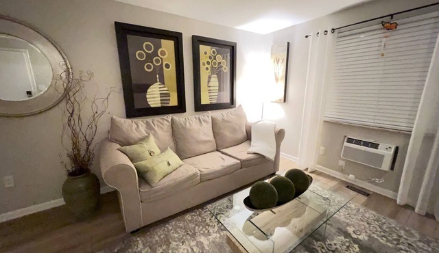 Greenside Retreat 1BR Retreat 1st floor, U of Dayton, Cedarville U