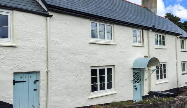 GREENSLADES, pet friendly, character holiday cottage in Exford