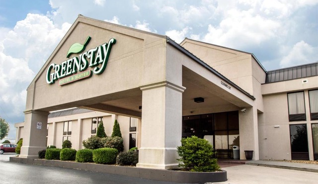 Greenstay Hotel & Suites Central