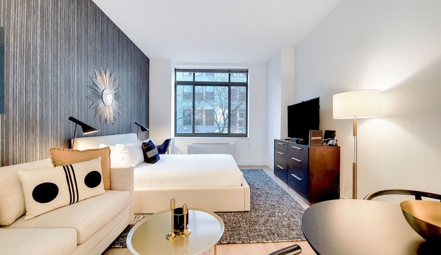 Greenwich Village Studio with Luxury Amenities