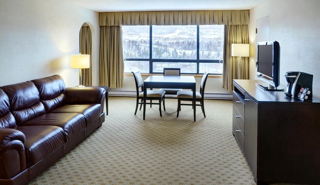 Greenwood Inn & Suites