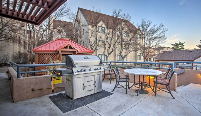 Greenwood Village Condo w/Pool Access!