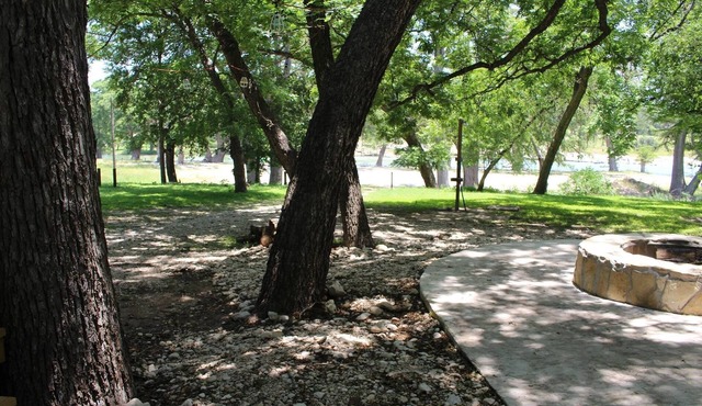 Greer's Casa de Frio - sleep 12 - "Exclusive Riverfront" @VacationFrioRiver